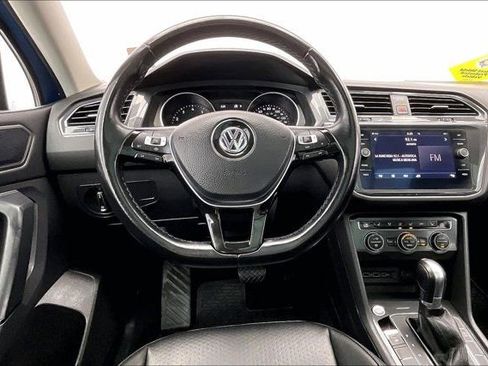 Used 2019 Volkswagen Tiguan SE w/ Panoramic Sunroof Package image 4