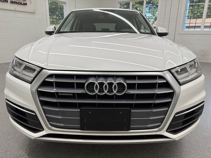 Used 2019 Audi Q5 2.0T Premium Plus w/ Premium Plus Package AWD/4WD image 2