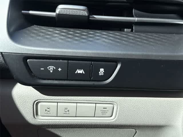 Used 2022 Kia Carnival LX FWD image 20