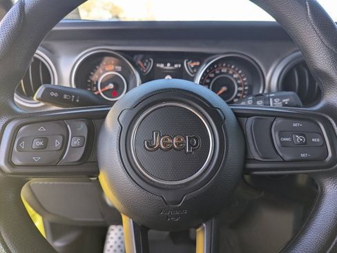 Used 2023 Jeep Wrangler Sport image 18