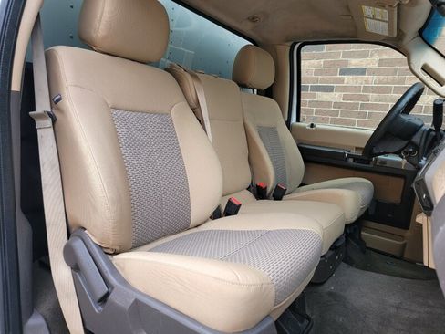 Used 2016 Ford F550 2WD Regular Cab Super Duty image 17