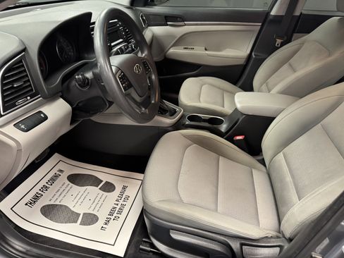 Used 2017 Hyundai Elantra SE image 9