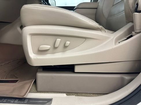 Used 2017 GMC Yukon XL Denali w/ Open Road Package image 19