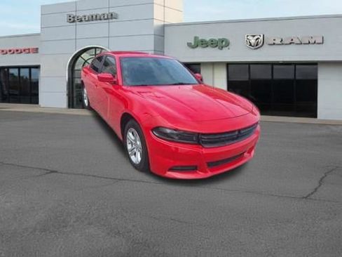 Used 2022 Dodge Charger SXT RWD image 2