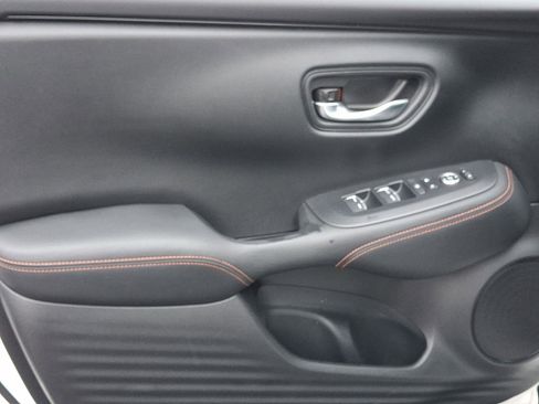 Used 2025 Honda HR-V Sport image 12