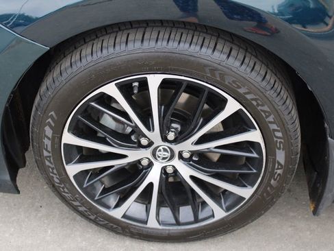 Used 2019 Toyota Camry SE image 11