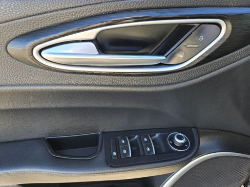 Used 2018 Alfa Romeo Giulia AWD image 17