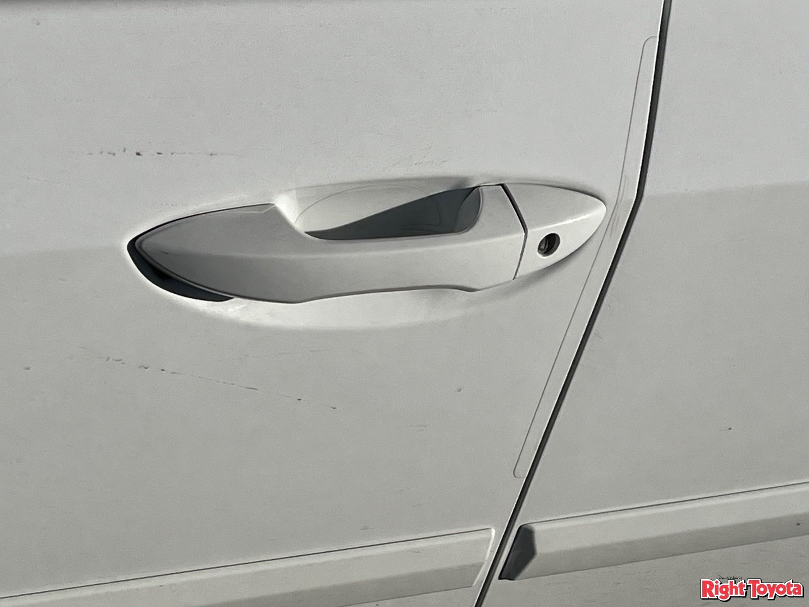Used 2019 Toyota Corolla LE w/ Carpet Mat Package (TMS) FWD image 9