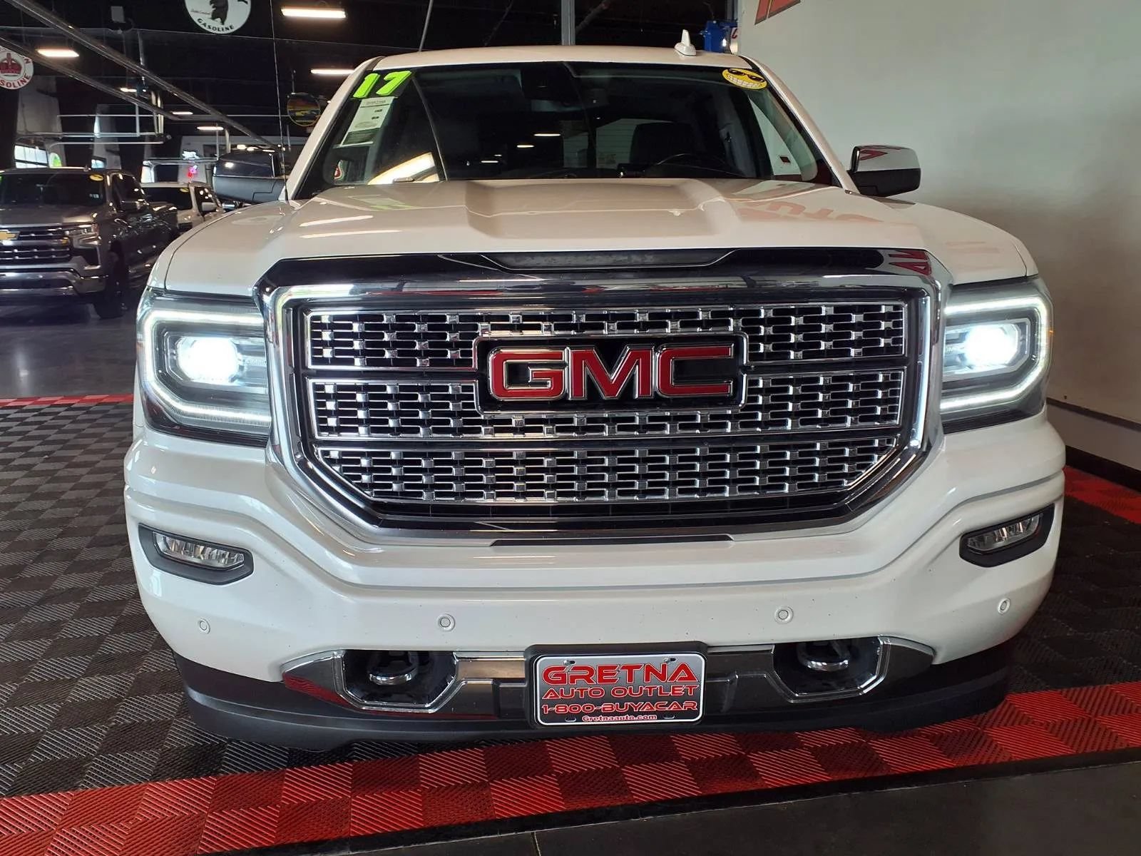 Used 2017 GMC Sierra 1500 Denali w/ Denali Ultimate Package AWD/4WD image 3