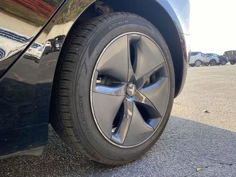 Used 2020 Tesla Model 3 Standard Range Plus image 11