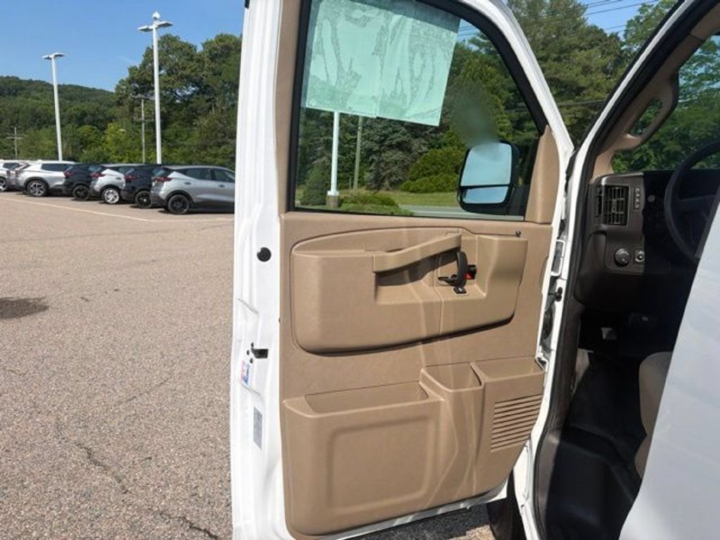 Certified 2025 Chevrolet Express 2500 RWD image 22