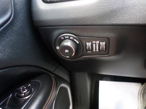 Used 2020 Jeep Compass Limited AWD/4WD image 23