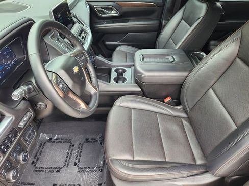 Used 2024 Chevrolet Suburban High Country w/ Premium Package AWD/4WD image 4