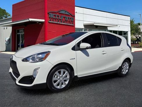 Used 2017 Toyota Prius C Three FWD image 1