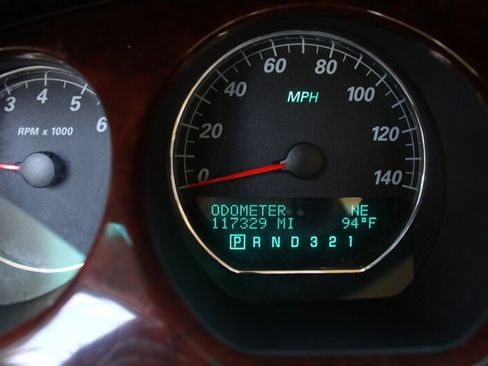 Used 2008 Buick Lucerne CXL FWD image 7