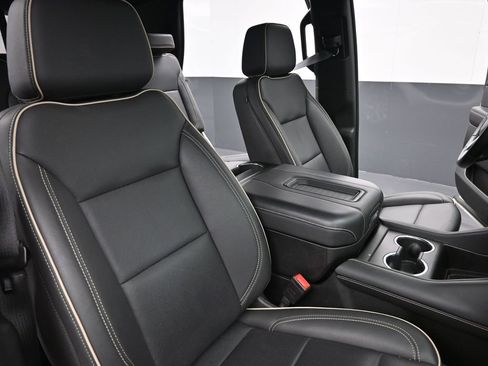 Used 2024 Chevrolet Tahoe Premier AWD/4WD image 29
