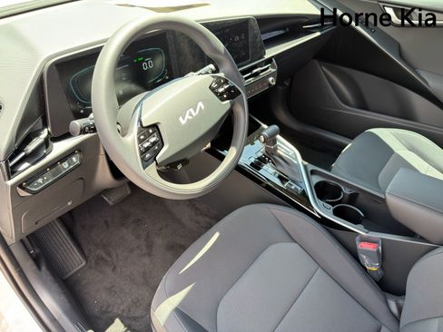 New 2026 Kia Niro LX FWD image 11