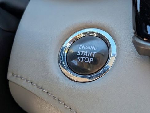 Used 2022 Toyota Highlander XLE image 30