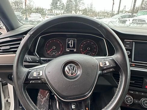 Used 2021 Volkswagen Jetta R-Line image 16