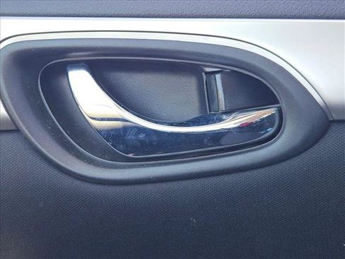 Used 2019 Nissan Sentra S FWD image 13