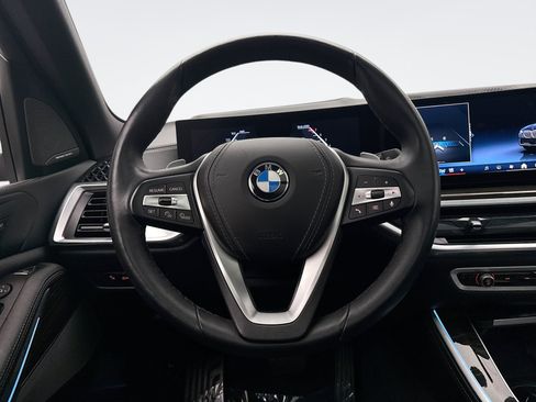 Used 2024 BMW X5 xDrive40i w/ Premium Package AWD/4WD image 12