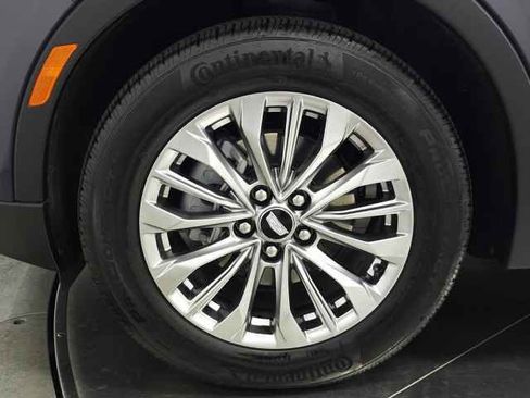 Certified 2025 Cadillac XT4 Premium Luxury image 15