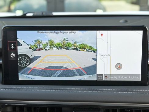 Used 2025 Genesis G70 2.5T image 23