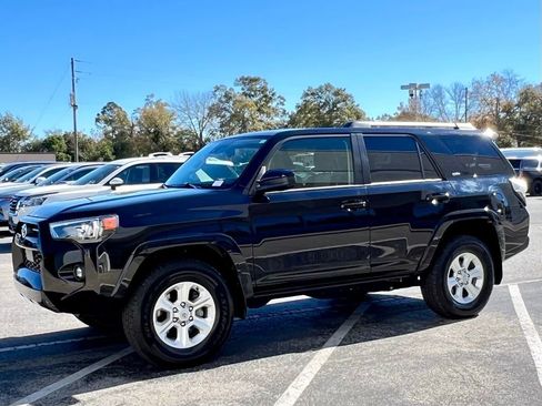 Used 2024 Toyota 4Runner SR5 image 12