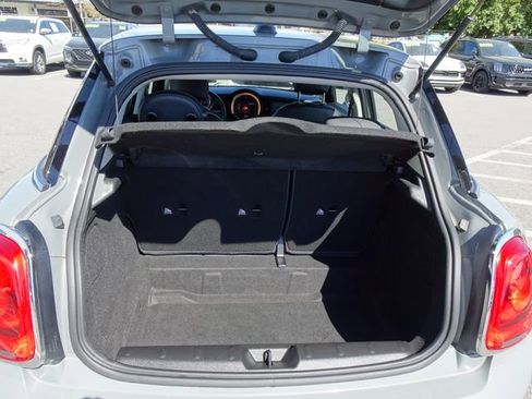 Used 2019 MINI Cooper 4-Door Hardtop w/ Signature Upholstery Package image 25