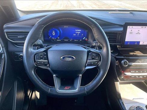 Certified 2022 Ford Explorer ST w/ ST Street Pack image 5