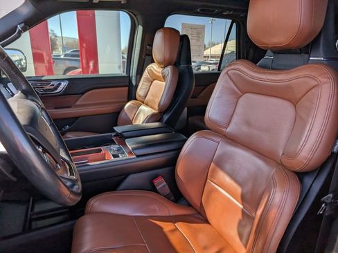 Used 2021 Lincoln Navigator L Reserve image 7