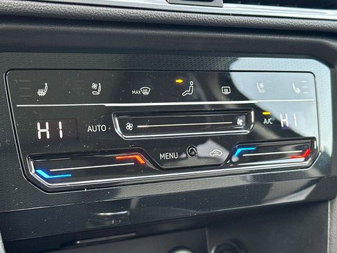 New 2026 Volkswagen Taos SEL image 20