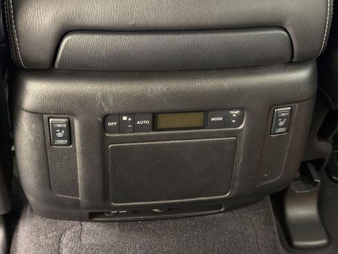 Used 2015 INFINITI QX80 4WD w/ Deluxe Technology Package image 29