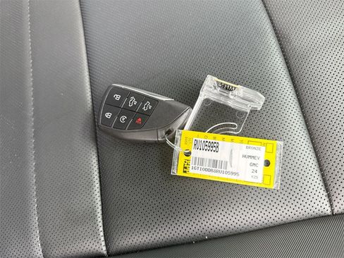 Used 2024 GMC Hummer EV 3X image 36