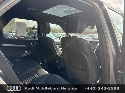 Used 2023 Land Rover Discovery S R-Dynamic image 10