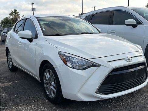 Used 2017 Toyota Yaris iA FWD image 2