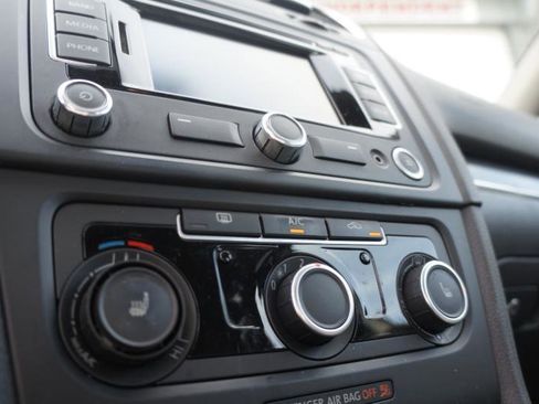 Used 2013 Volkswagen GTI Driver's Edition image 41