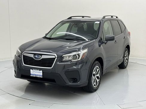 Used 2020 Subaru Forester Premium w/ Popular Package #1 AWD/4WD image 1