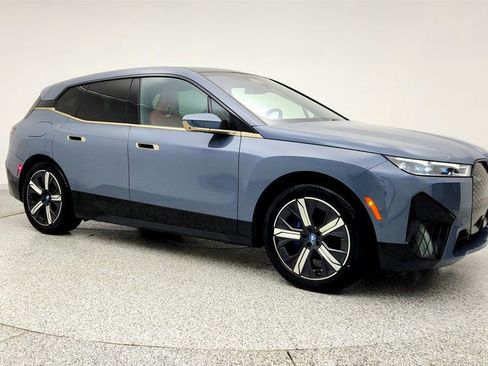 Used 2022 BMW iX xDrive50 w/ Premium Package image 3