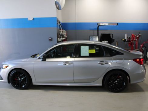 Used 2023 Honda Civic Sport image 17