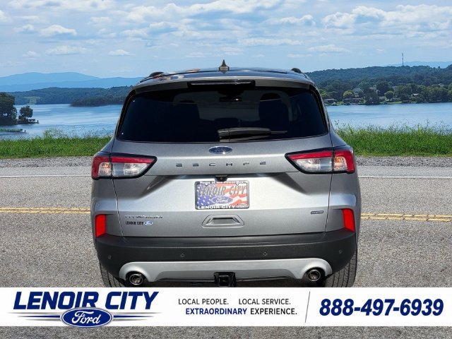Certified 2022 Ford Escape Titanium w/ Class II Trailer Tow Package FWD image 4