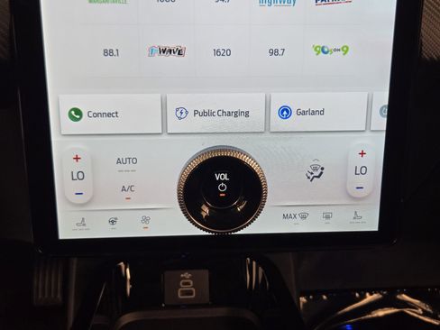 New 2025 Ford Mustang Mach-E Premium image 27