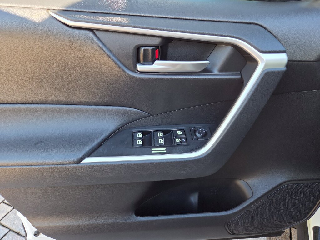 Certified 2024 Toyota RAV4 XLE w/ Convenience Package FWD image 27