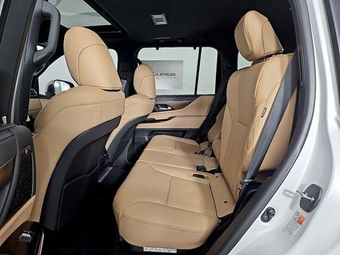 New 2026 Lexus LX 700h Luxury image 8