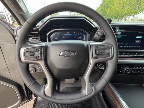 Used 2025 Chevrolet Silverado 2500 LT w/ Trail Boss Package AWD/4WD image 12