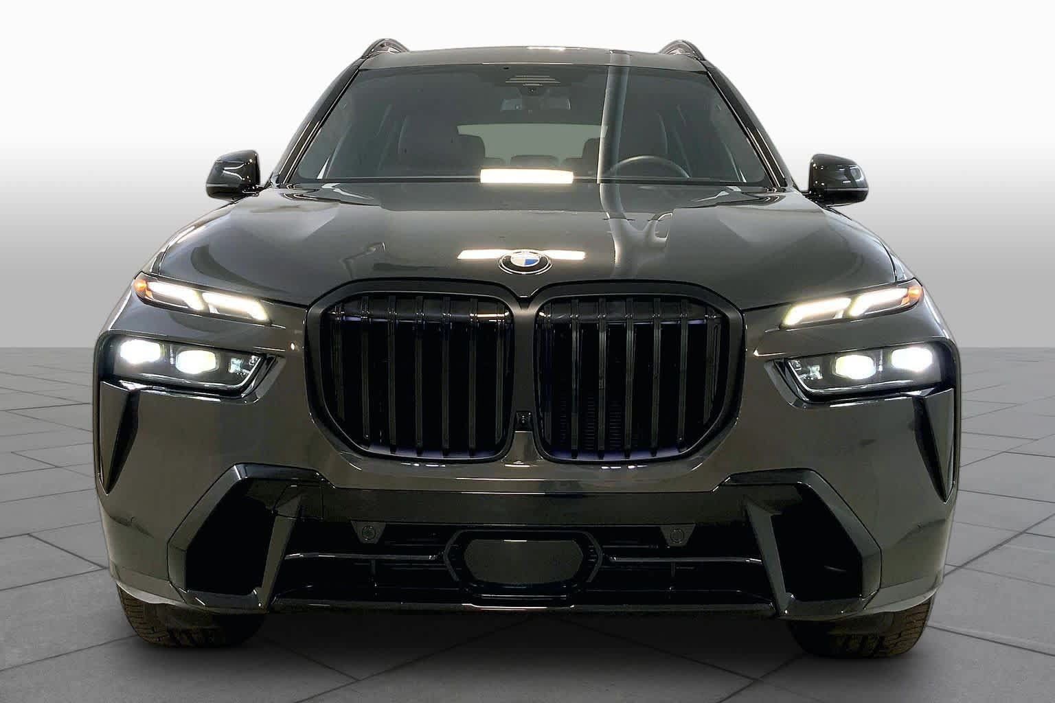 Used 2026 BMW X7 xDrive40i AWD/4WD image 3