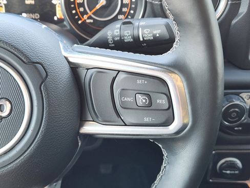 Used 2021 Jeep Wrangler Unlimited Sahara AWD/4WD image 12