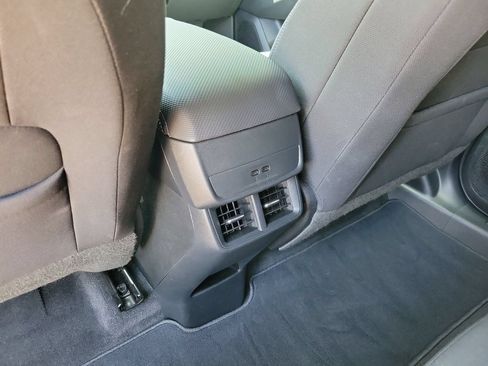 Used 2026 Chevrolet Equinox LT FWD image 10