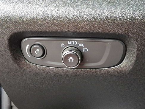 Used 2023 Chevrolet Traverse RS AWD/4WD image 25