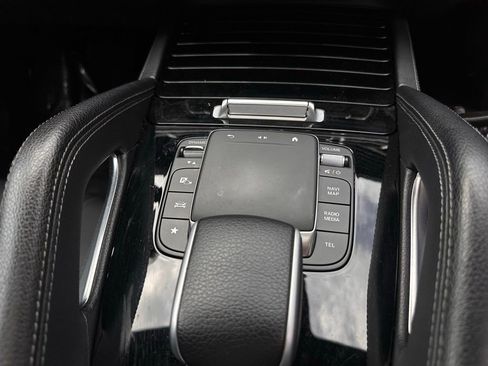 Used 2024 Mercedes-Benz GLE 350 4MATIC image 32